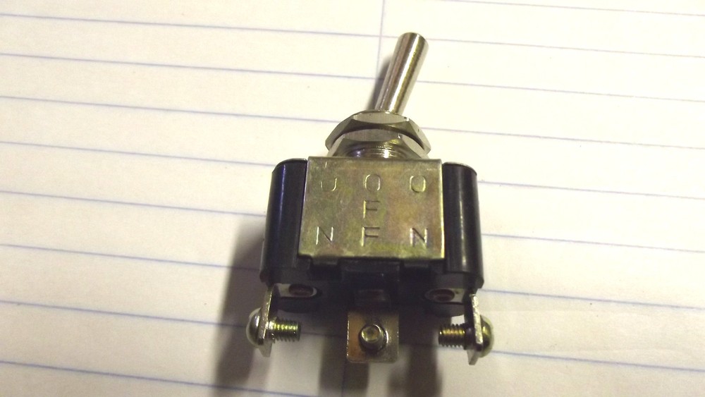 2 LIGHT DUTY,AMP UNKNOWN,SHORT ARM ON-OFF-ON TOGGLE SWITCH,7/16" HOLE,STUD SIZE.