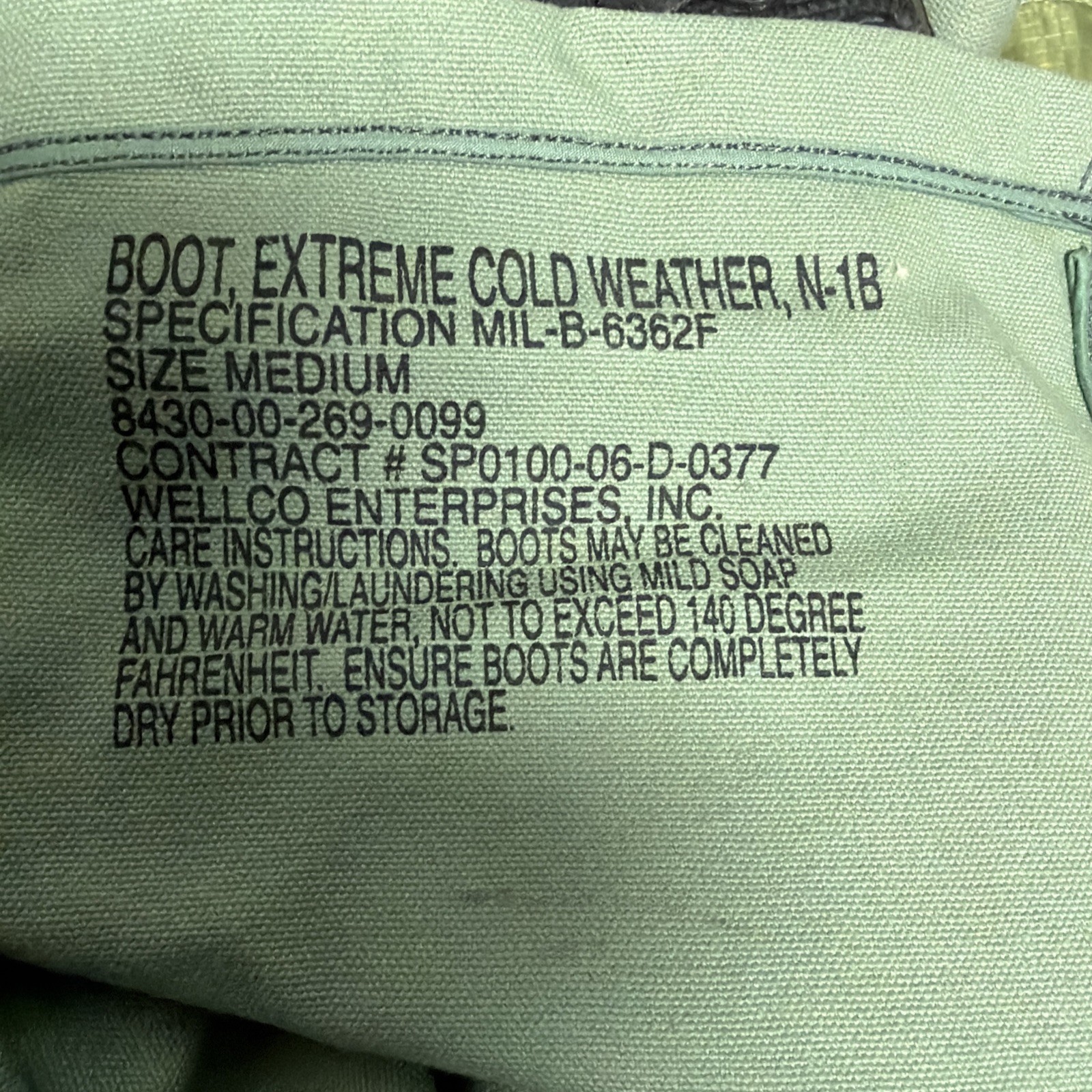 USAF Wellco Mukluk Arctic N-1B Extreme Cold Weather Boots MED. w/Wool Liner A32