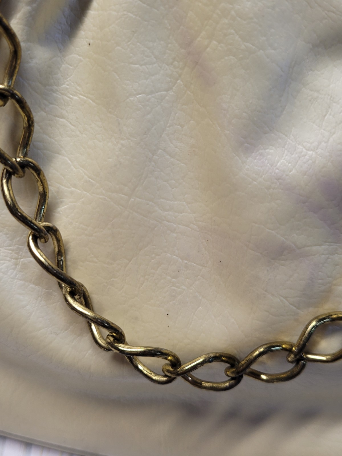 Vintage 1950s 1960s Cream Satin Clutch Purse Gold Chain Kiss Lock