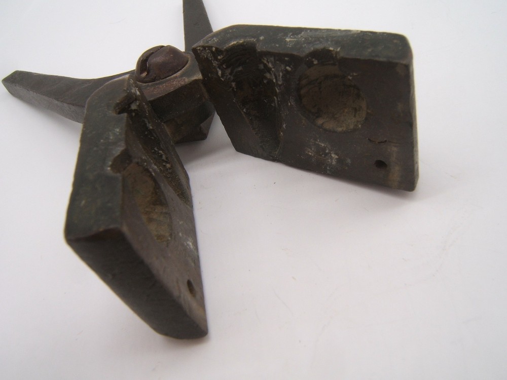 ANTIQUE IRON BULLET MOLD RIFLE BALL & CONICAL SHAPE