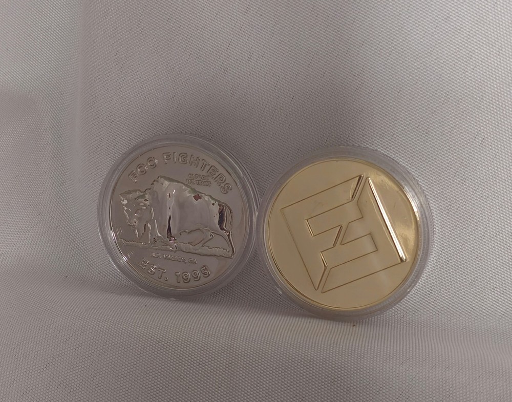 Foo Fighters Concrete & Gold Coin Set