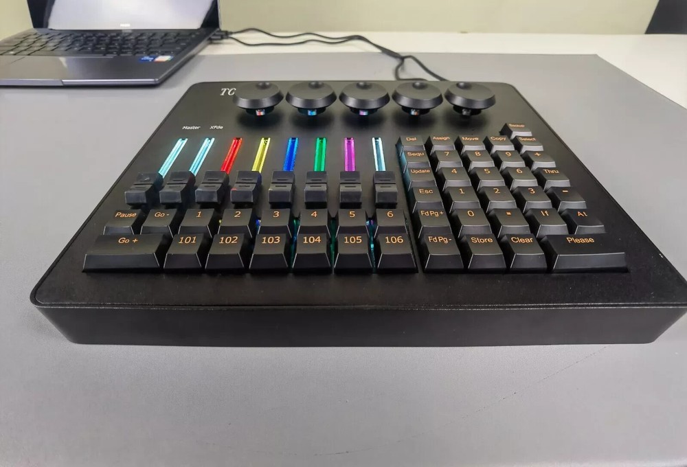 Moving head par stage Light DMX controller command wing onpc RGB led fader +bag