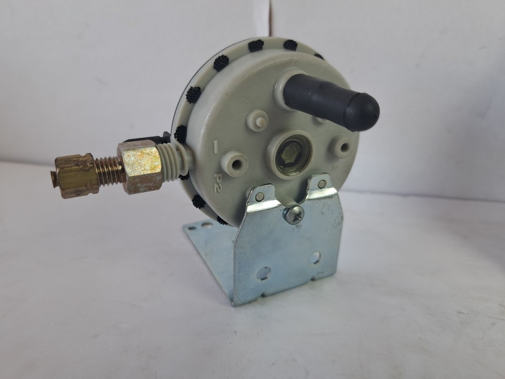 Cleveland Controls Ns2-0462-00 Plastic Air Switch