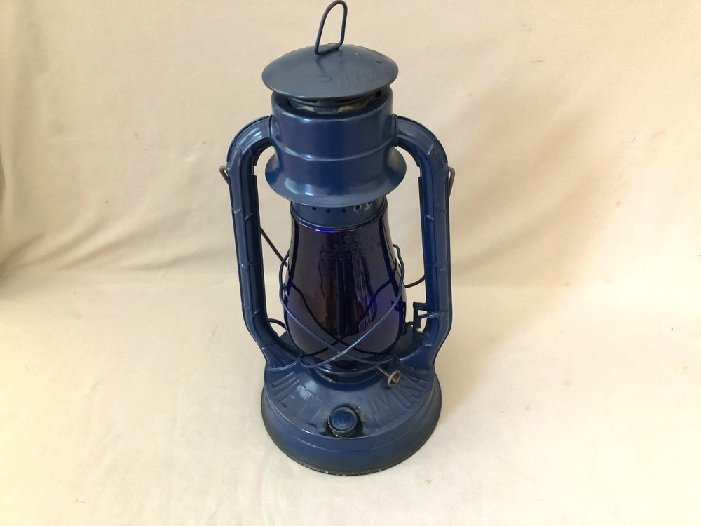 DIETZ NO 2 BLIZZARD LANTERN COBALT GLOBE CRACKED