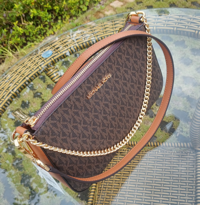 Michael Kors Travel Medium Shoulder bag Crossbody Signature purse