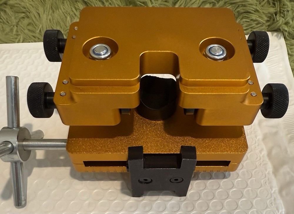 Sight Tool with Heavy-Duty Construction and Rotatable Sight Prong Removal Tool