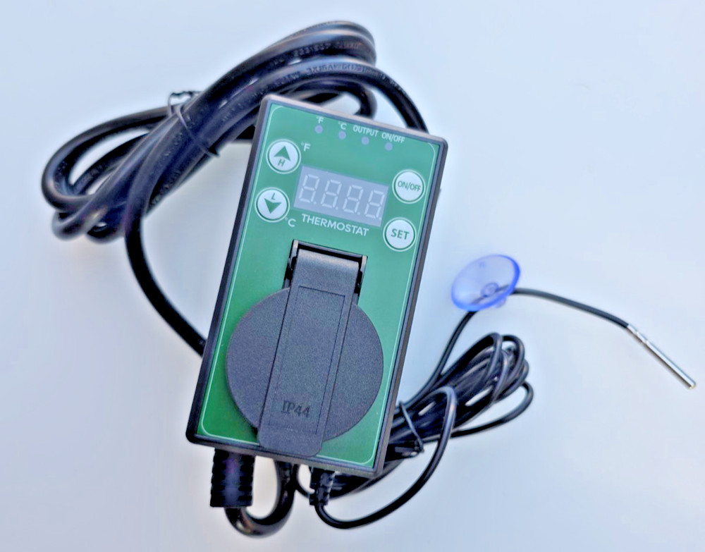 Digital Temperature Controller Thermostat w/ Probe Plug Outlet IP44, NEW