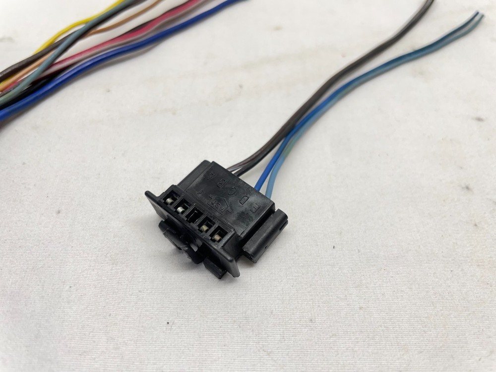2007 - 2013 GMC SILVERADO SIERRA PASSENGER WINDOW SWITCH WIRING HARNESS PLUG SET