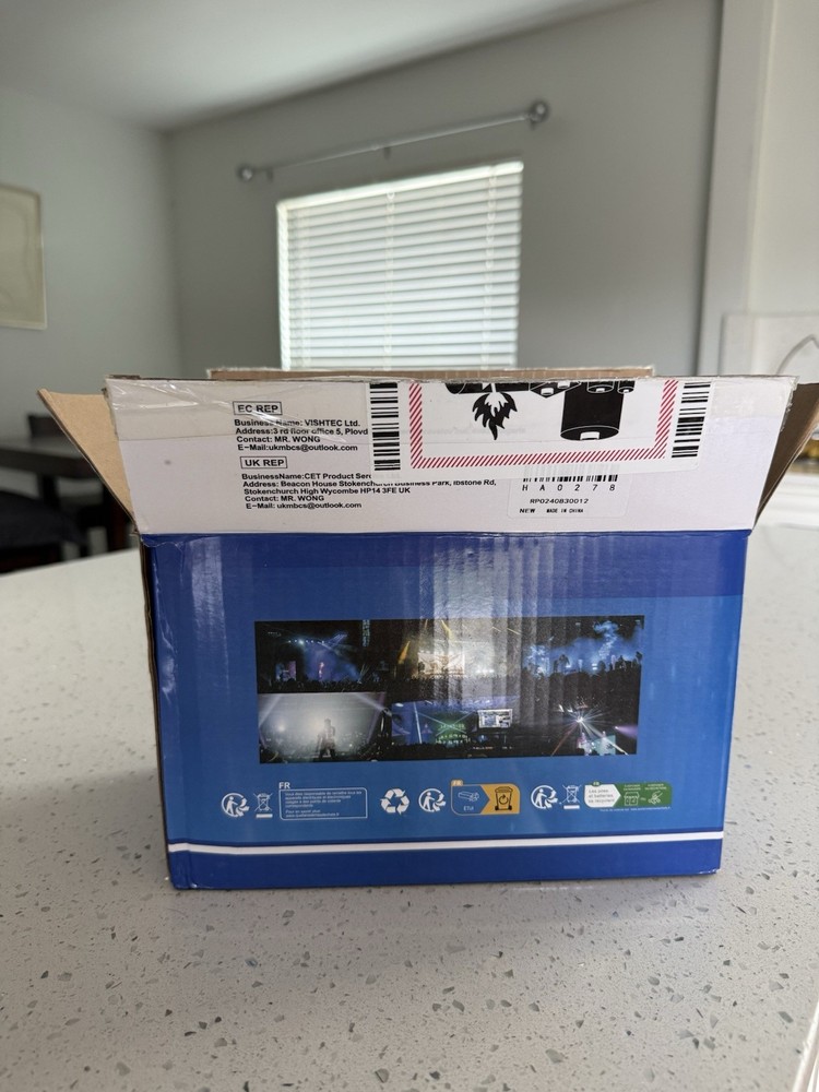 AGPTEK Auto Mode Fog Machine FG with Light Effect & Wireless Remote Control