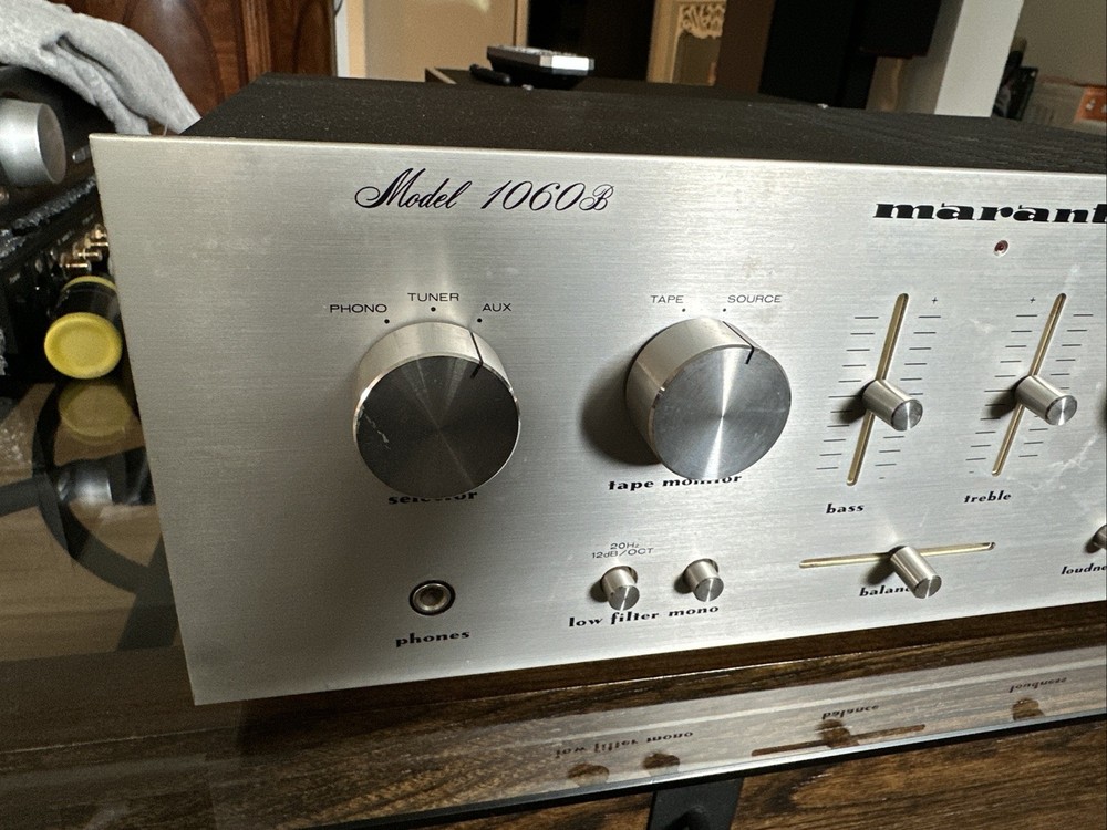 Marantz 1060B Integrated Stereo Amplifier