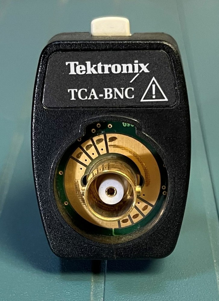 Tektronix TCA-BNC Tekconnect Adapter