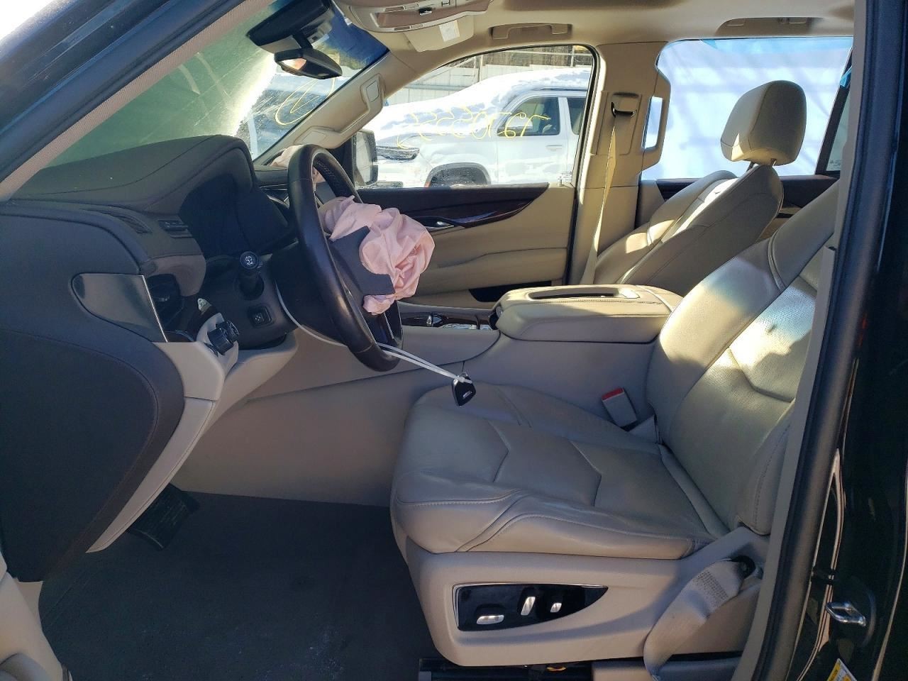 (LOCAL PICKUP ONLY) Roof Glass Fits 15-20 SUBURBAN 1500 922388