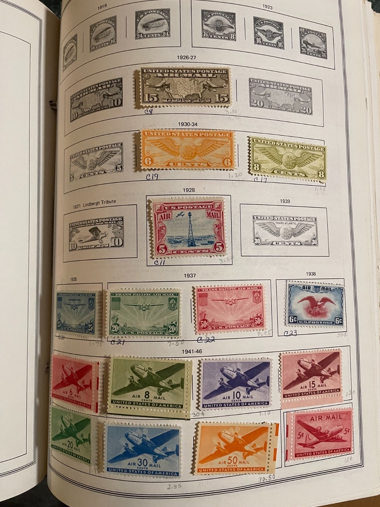 H.E. Harris - Senior Statesman World Stamp Album - lots of mint US and Canada &