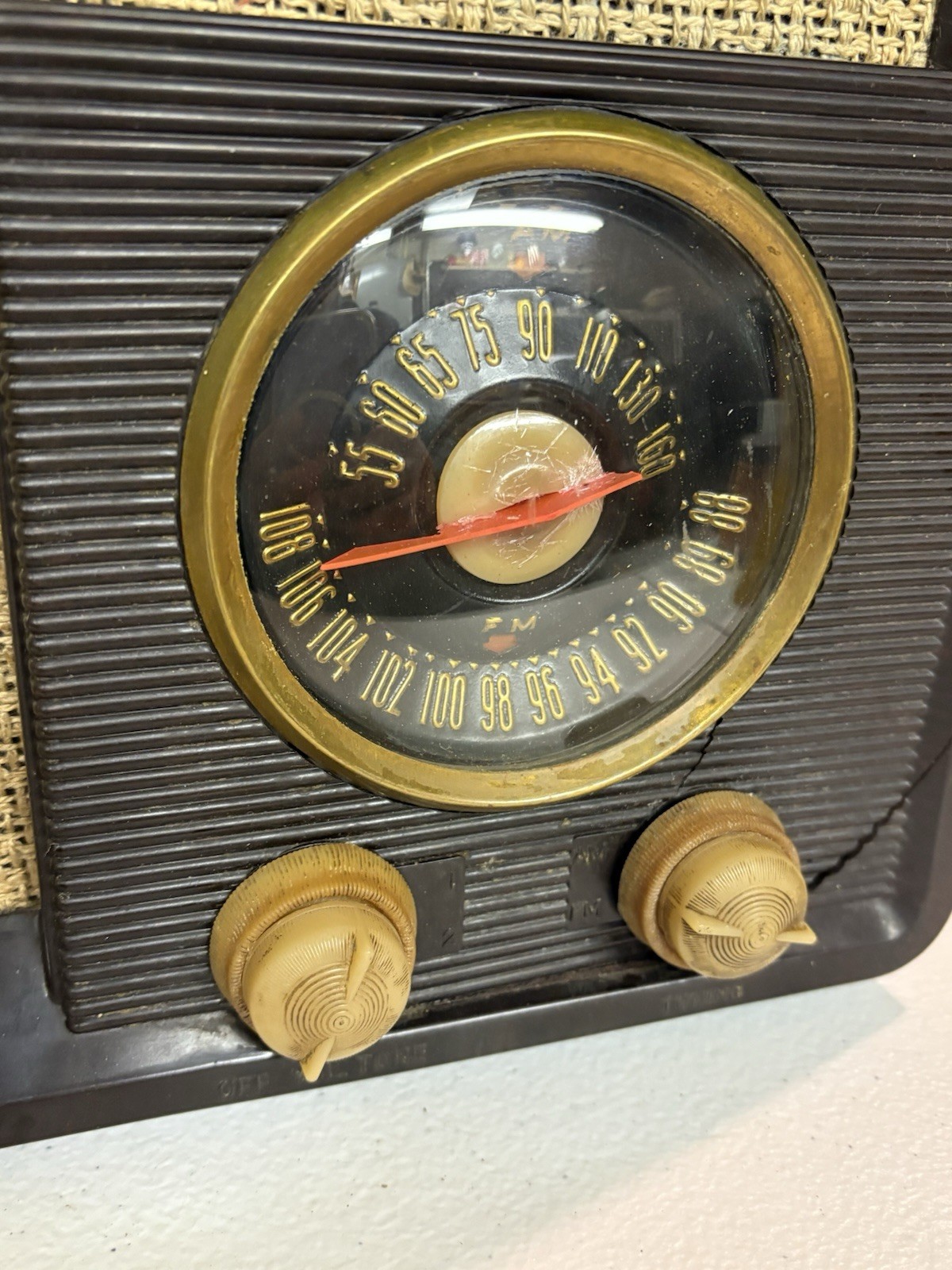 Vintage 1948 GE AM/FM Vacuum Tube Radio Model 210 Hums