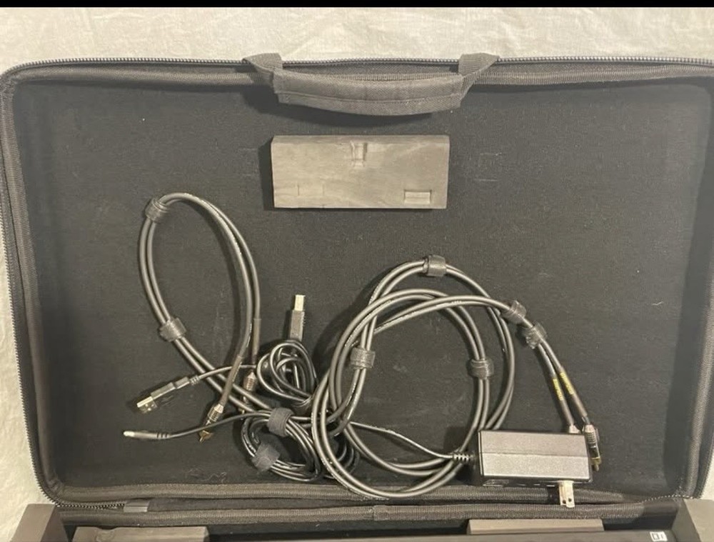 Native Instruments TRAKTOR KONTROL S2 MK2 DJ Controller