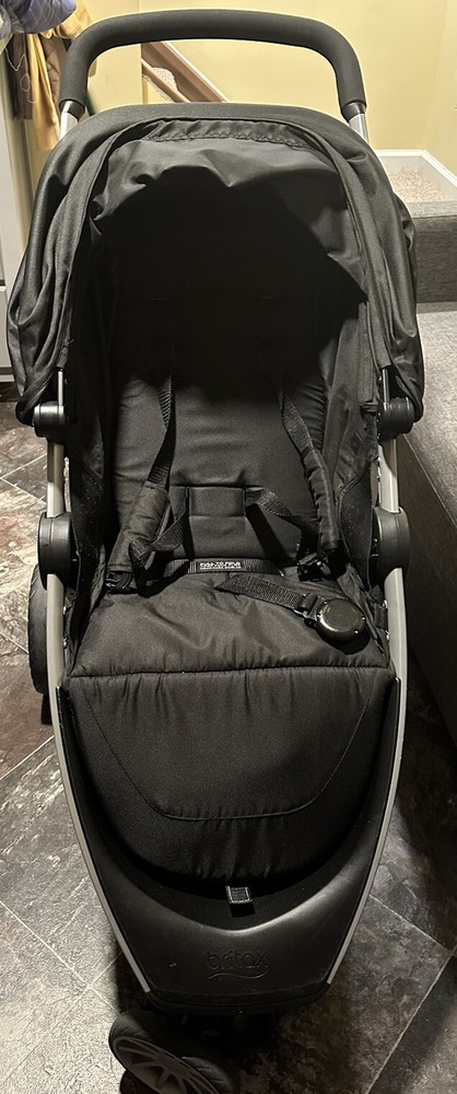 Britax B-lively Stroller in Black