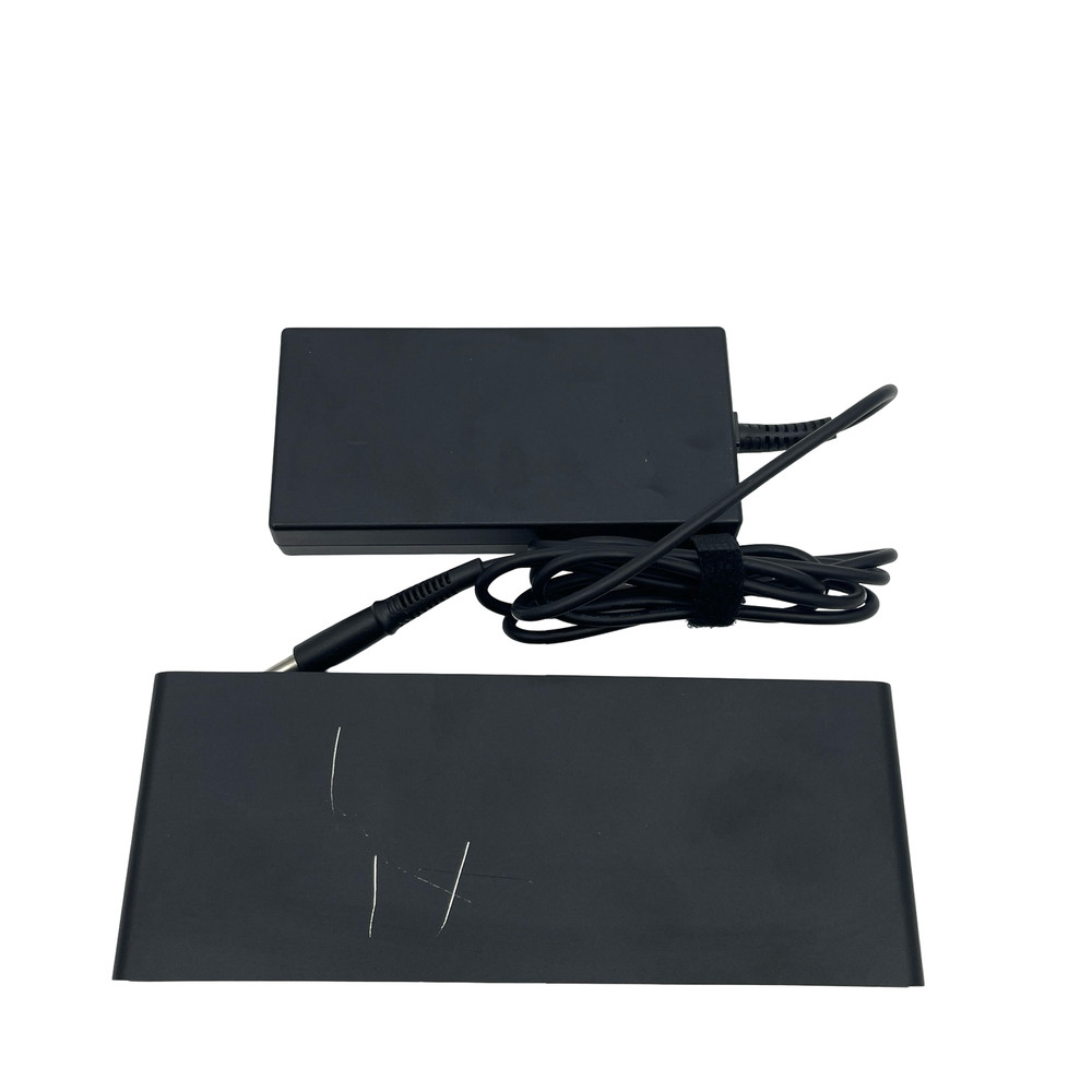 Amazon Basics Thunderbolt4/USB4 Pro Docking Station dbd1336l1 #U6567 (AR)