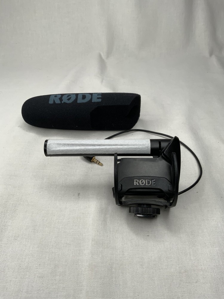 RODE VideoMic Pro Camera-Mount Microphone | No Battery