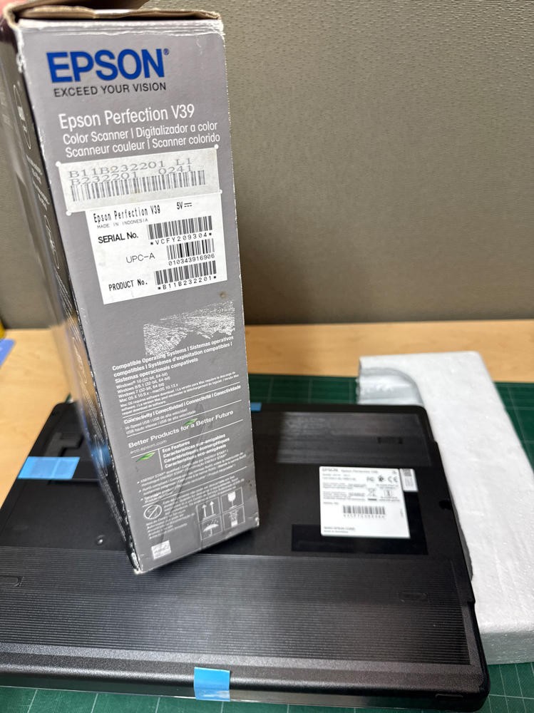 Epson Perfection V39 Photo Document Scanner USB Powered Flatbed Scanner BOX EUC