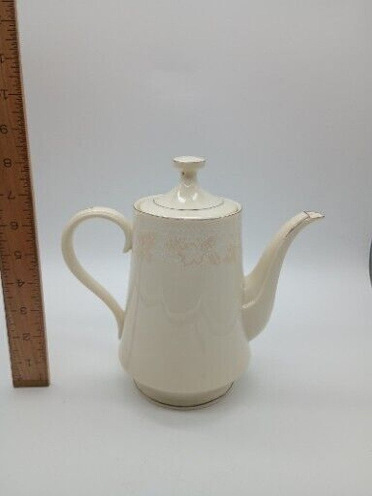Budlet Teapot Ivory Fine China Leaf Vine Pattern