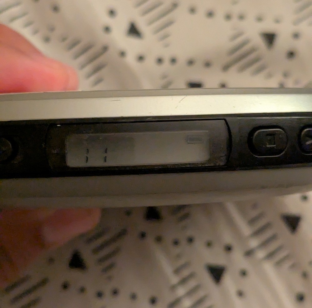 Sony D-EJ011 CD Walkman Portable CD Player Discman Silver Tested Working