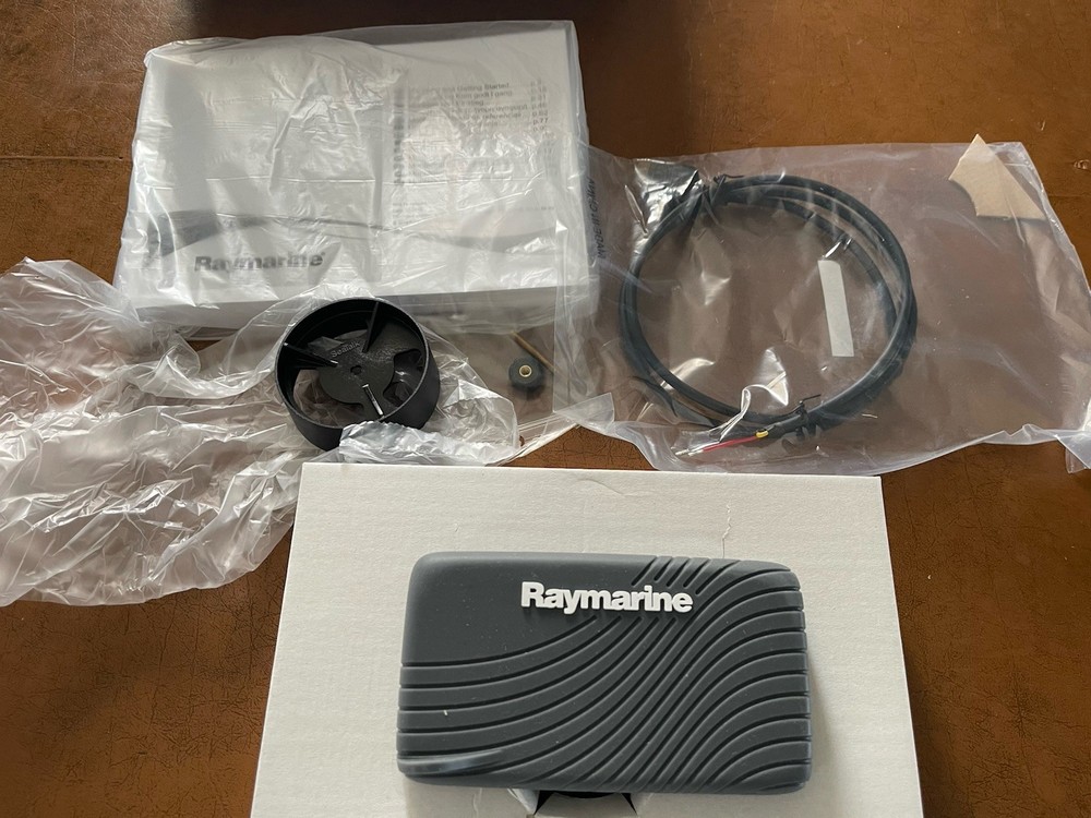 Raymarine i40 Speed Instrument Display  E70063