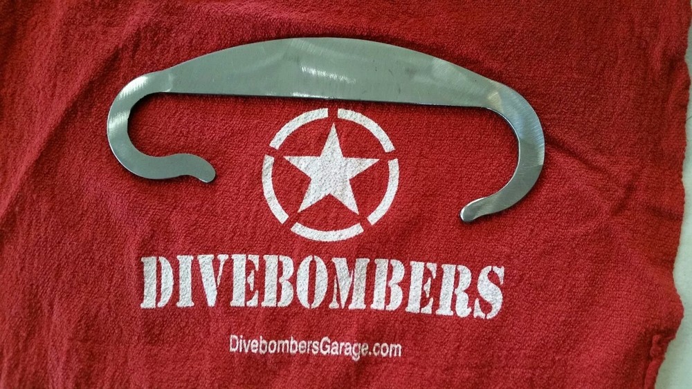 CHAIN SAW HANGER STORAGE HOOK