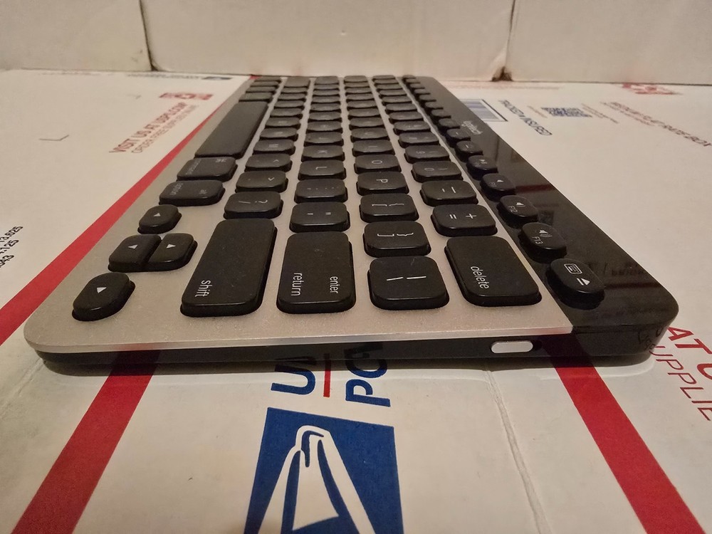 Logitech Easy Switch K811 Illuminated Bluetooth Wireless Keyboard Tested Working