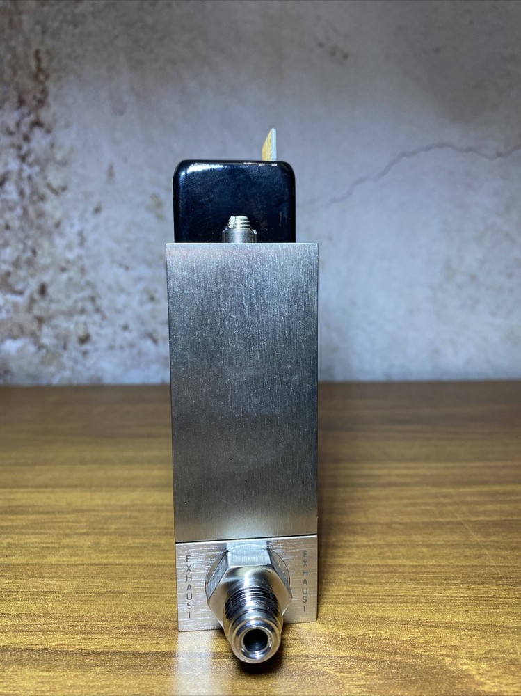 Unit UFC-1100A Mass Flow Controller MFC, N2, 5 SLM E1