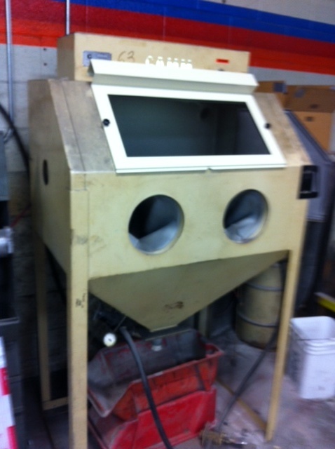 Gamm Blast Cabinet Window Underlayment Dispenser