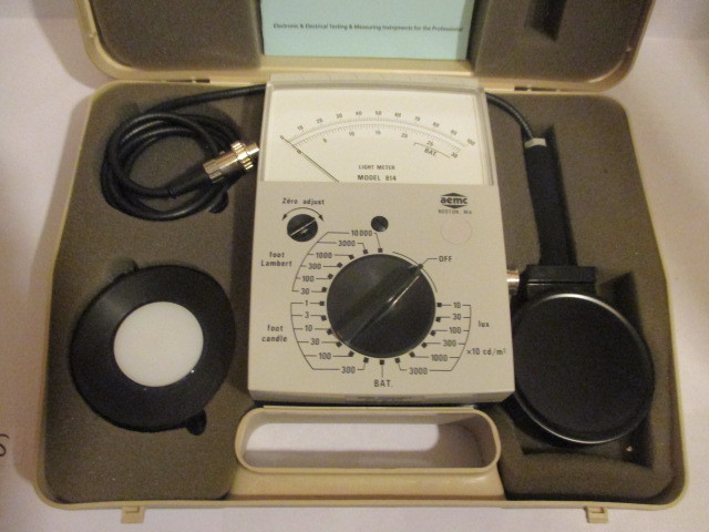 AEMC 814 LIGHT METER AND SENSOR CASE KIT TEST EQUIPMENT (AA2) *