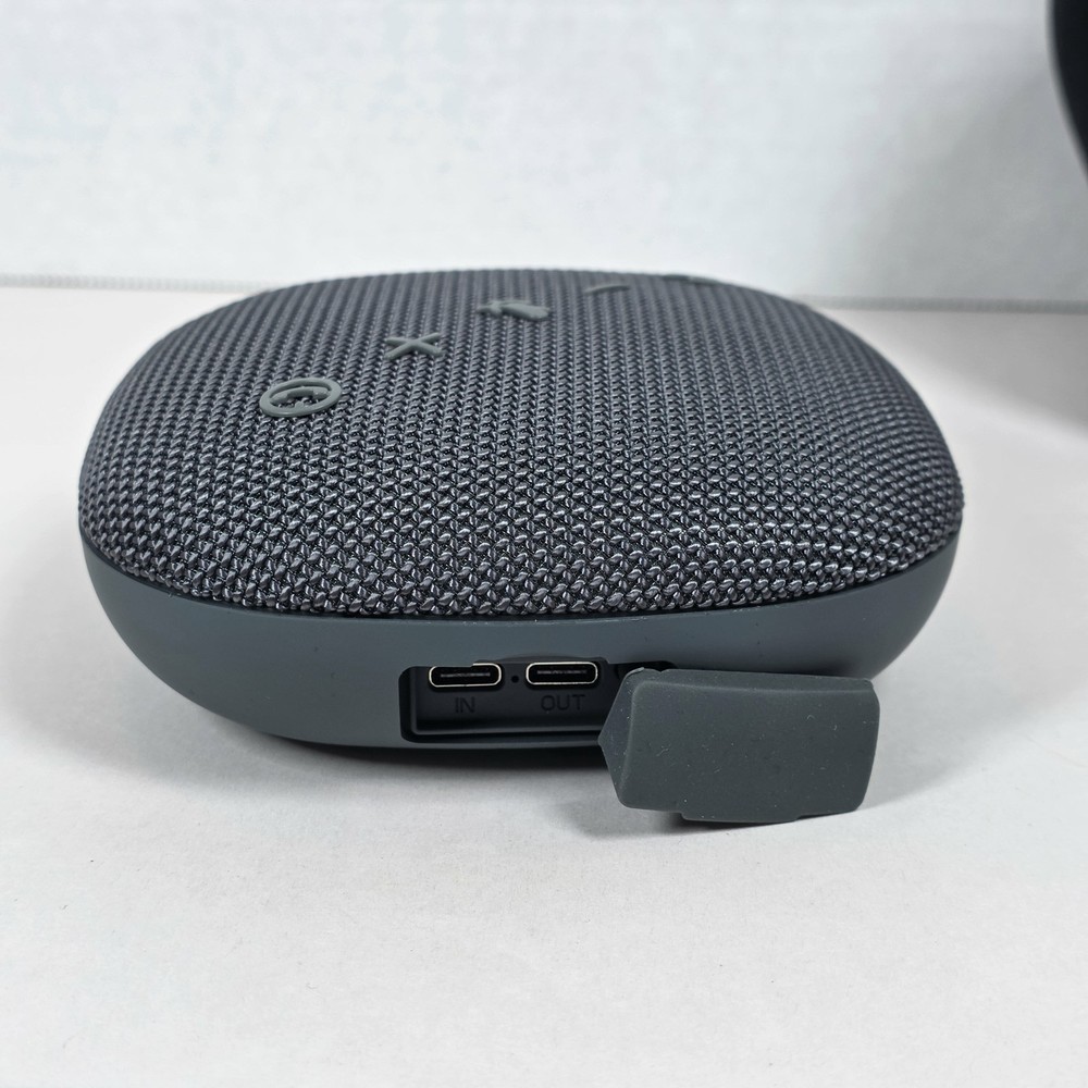 Derico Blast Bluetooth Conference Speaker.