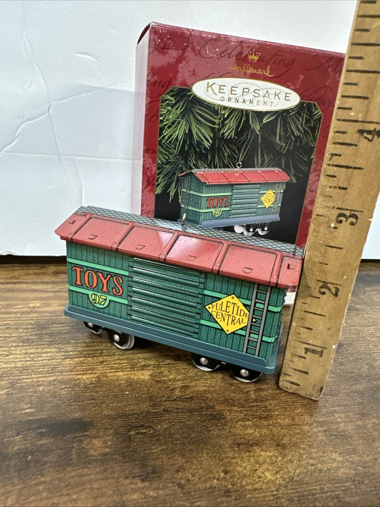 Hallmark Keepsake Ornament Yuletide Central 1997