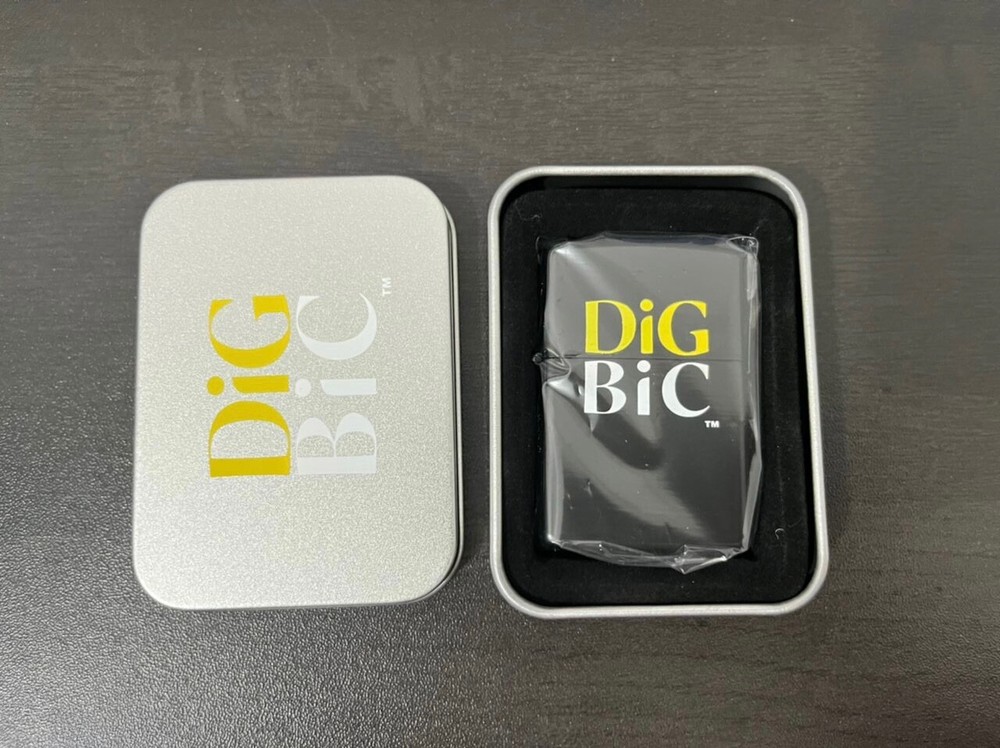 DiGBiC™ refillable lighter with box. DiGBiC™ in a box! (Black)
