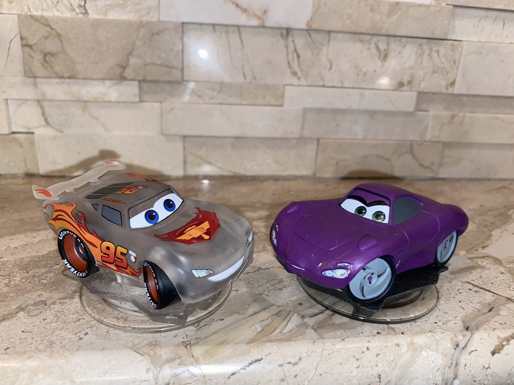 DISNEY INFINITY HOLLEY SHIFTWELL & CRYSTAL LIGHTNING MCQUEEN