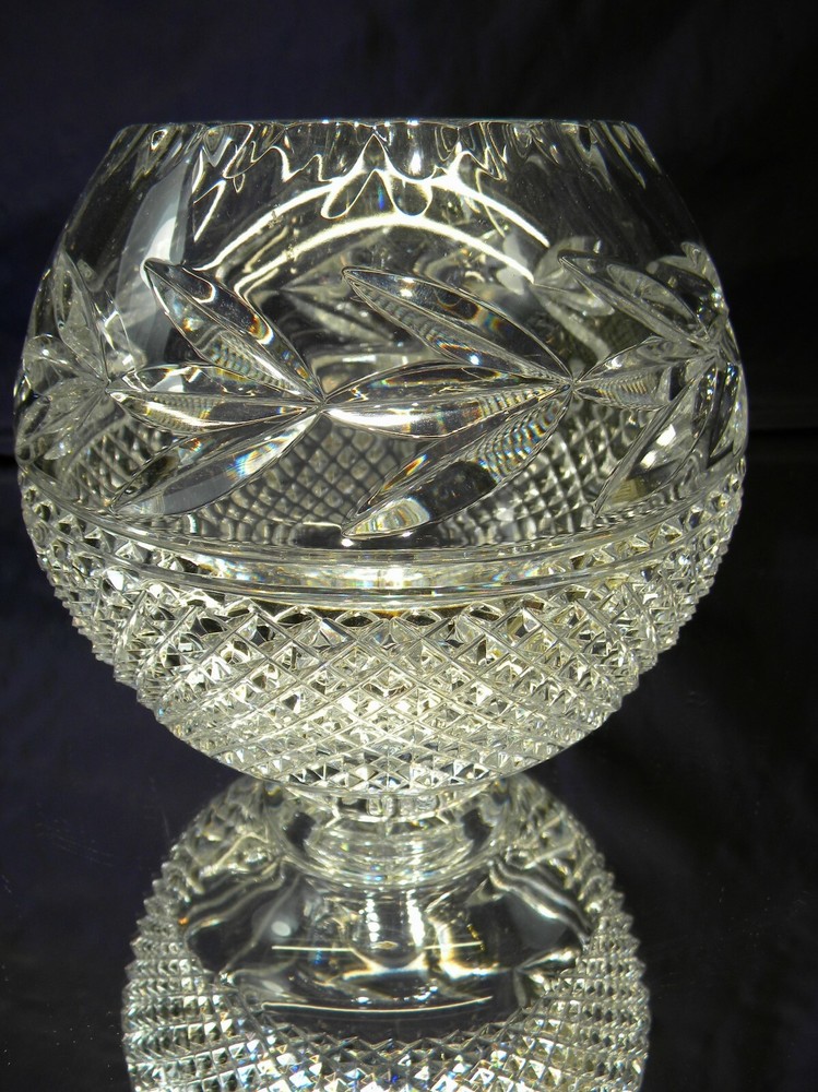 BEAUTIFUL CRYSTAL BALL VASE