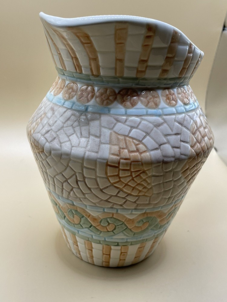 1998 Cracker Barrel Ceramic Glaze Seashell Pitcher~ Great Condition