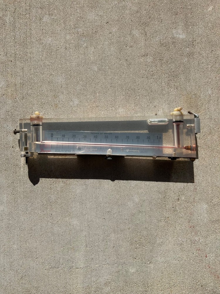 Dwyer Manometer Gauge used