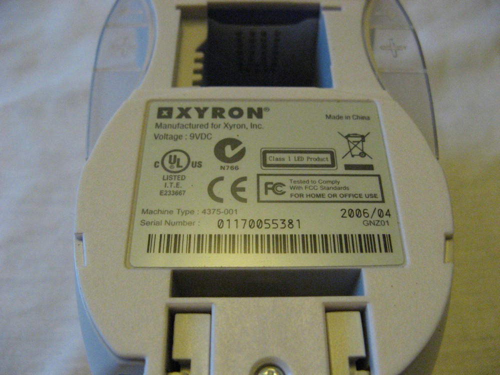 XYRON Deisgn Runner Machine Type 4375-001 With Instructions