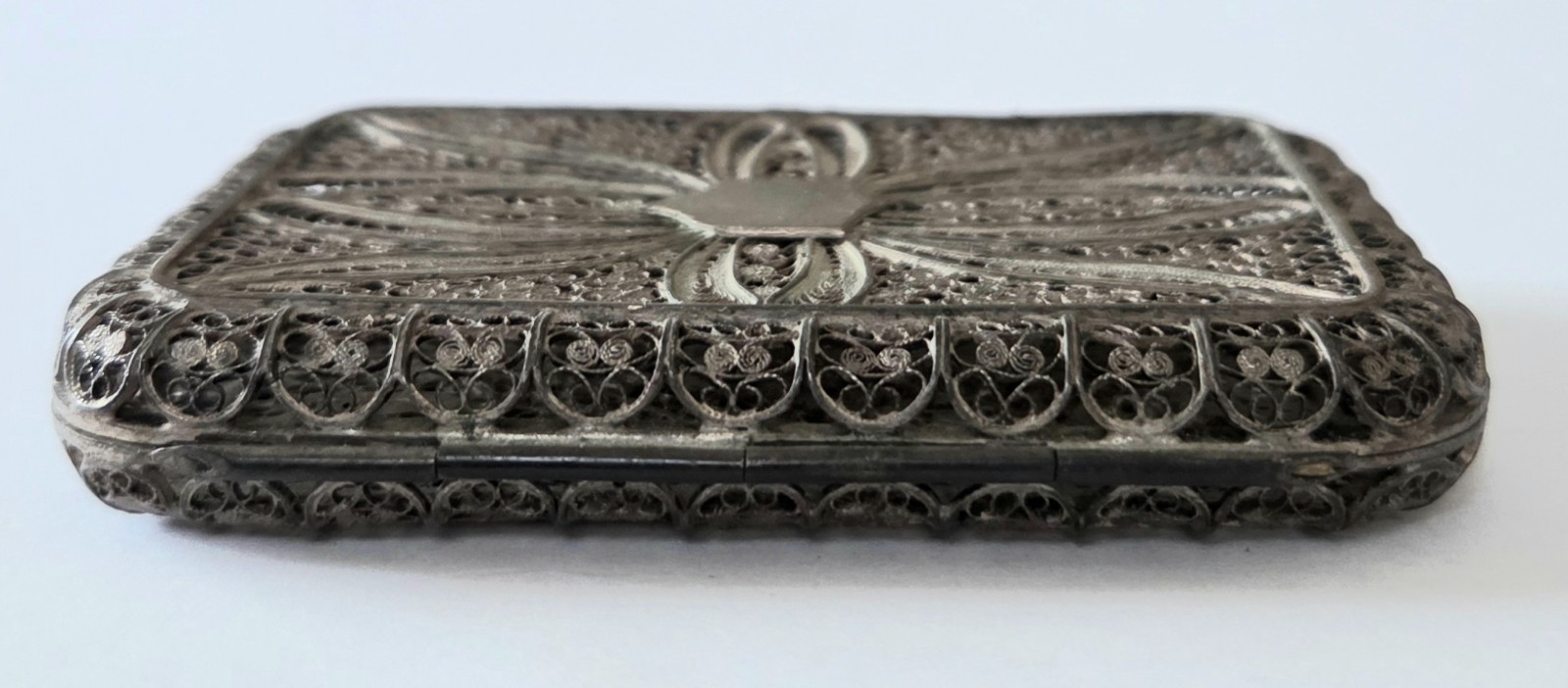 ANTIQUE SILVER INTRICATE FILIGREE CIGARETTE CASE