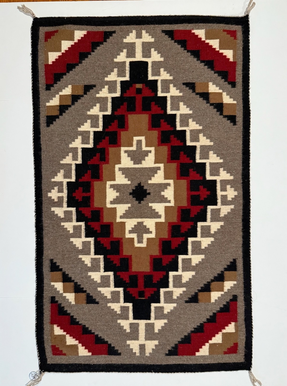 OUTSTANDING NAVAJO GANADO RUG / TAPESTRY,2-TONE(OLIVE-TAN) BACKGROUND, MINT, NR!