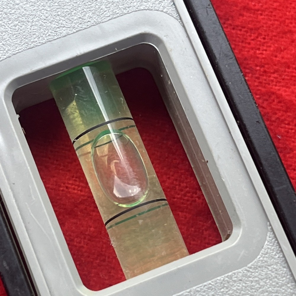 JOHNSON LEVEL & TOOL 8" TORPEDO LEVEL - MADE IN USA (k9)