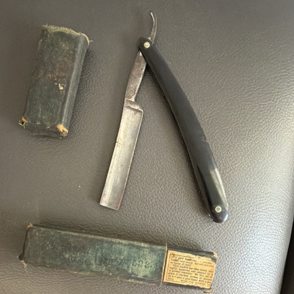 Bigelow Dowse Co. Straight Razor with Original Case