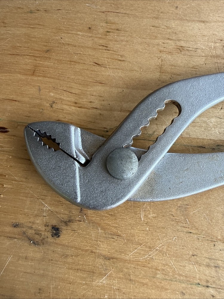 Genuine BMW OEM Tool Box Pliers Heyco E30 E34 E28 E24 E36 E32 E46 E12 E39