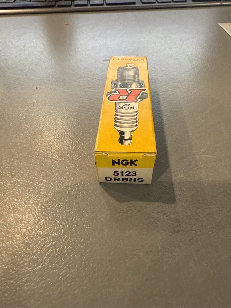 NGK - Standard Spark Plug  (DR8HS) 5123
