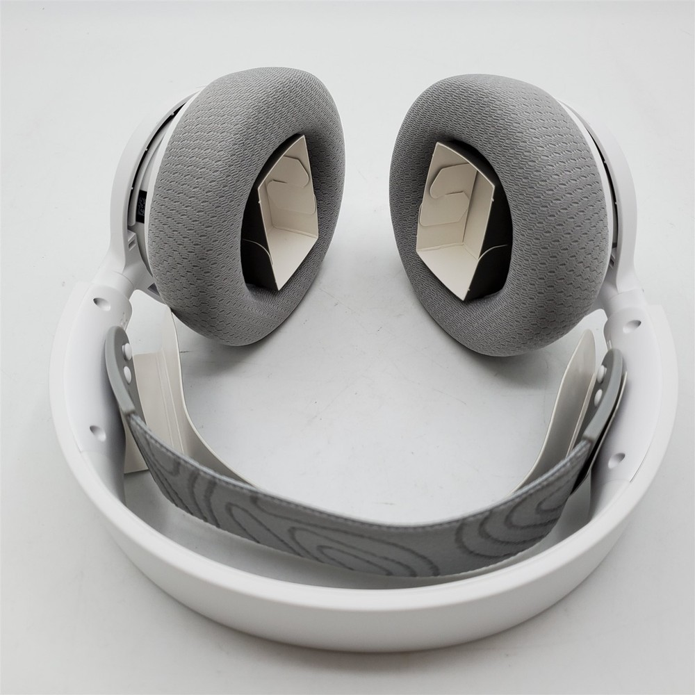 SteelSeries Arctis Nova 3X Wireless Multi-Platform Gaming Headset — White