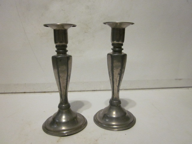 2 VINTAGE SILVER PLATED OVER PEWTER COLONIAL STYLE CANDLESTICK HOLDERS