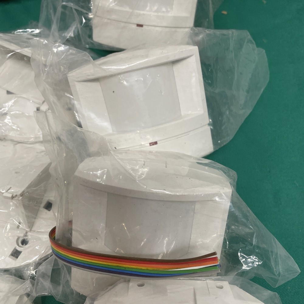 NEW (4) WATTSTOPPER CI-100VERSION 3 PIR OCCUPANCY SENSOR