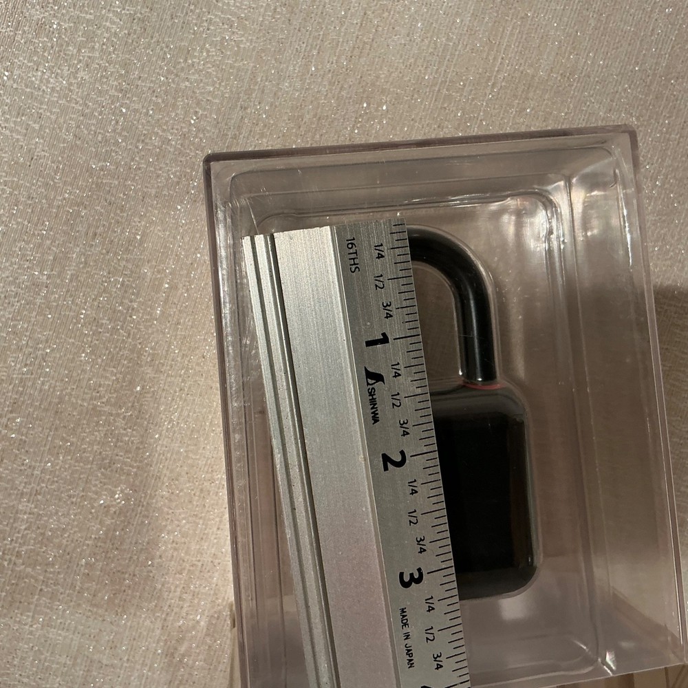 Sharper Image DIGITAL FINGERPRINT PADLOCK, Black.