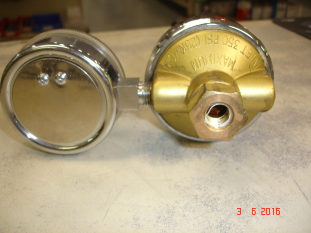 Used Matheson station regulator 3473 with 100 # Gauge